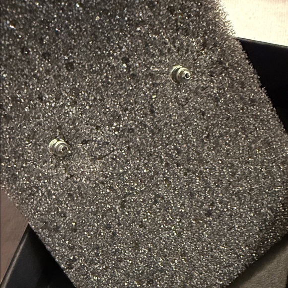 Stunning Sapphire and Silver Leaf Earrings - Picture 3 of 4